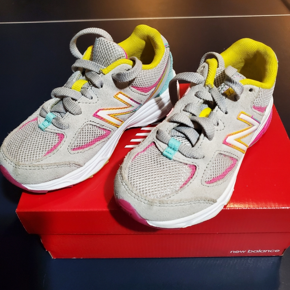 New Balance Sneaker Lace Up Toddler Girls Size 11